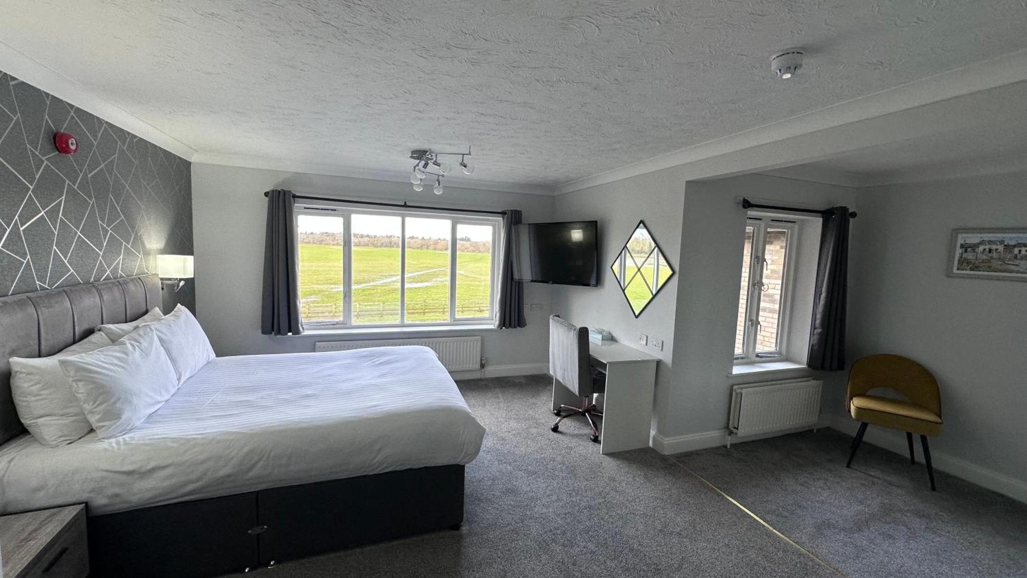 Dolphin Hotel Cambridge St Ives  Eksteriør billede