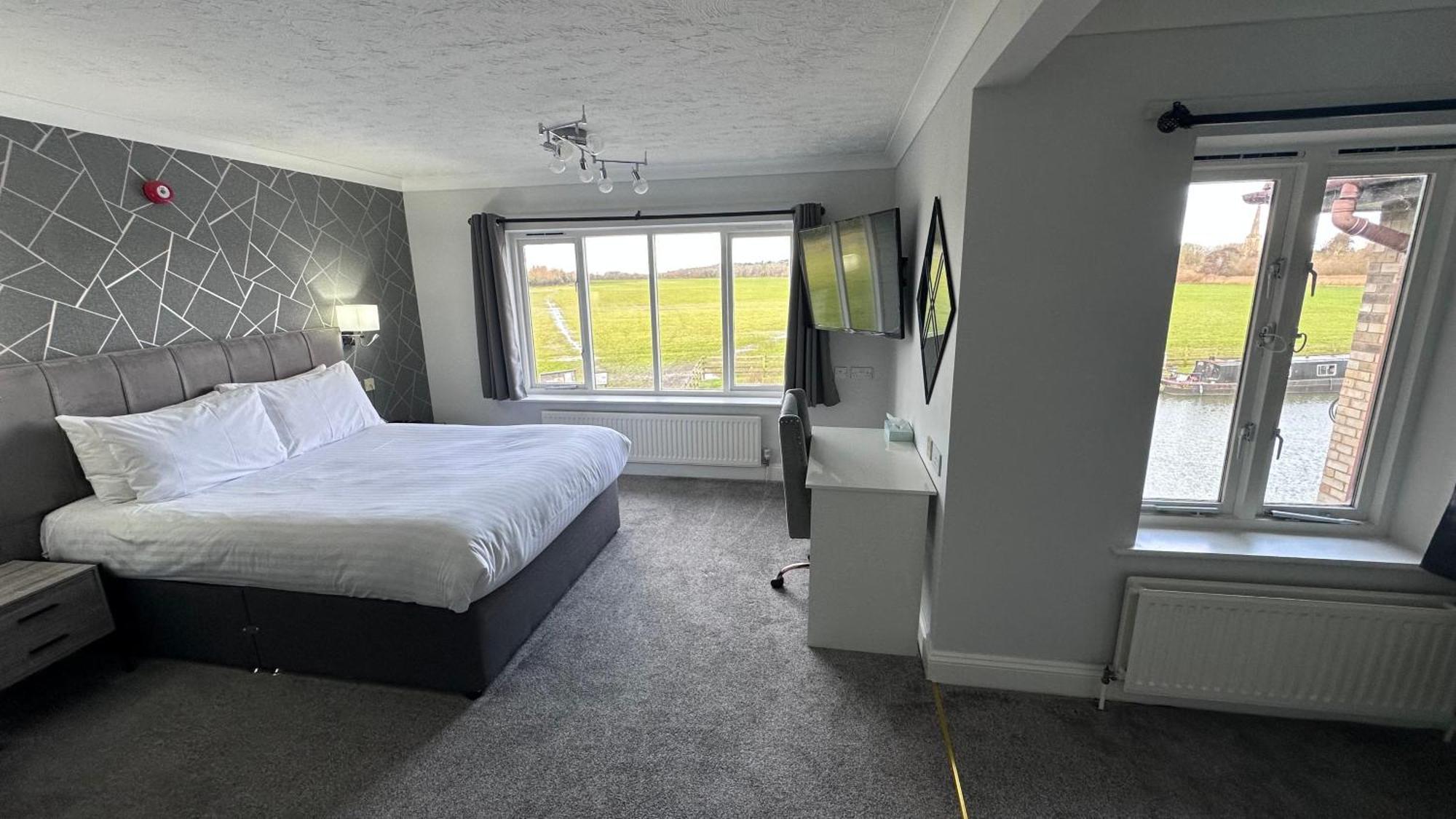 Dolphin Hotel Cambridge St Ives  Eksteriør billede